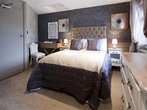 The Blue Anchor Hotell Feering Exteriör bild